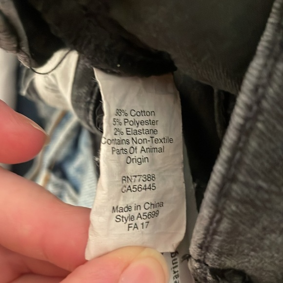 Madewell 9inch High Rise Skinny Jeans in black - Picture 7 of 7